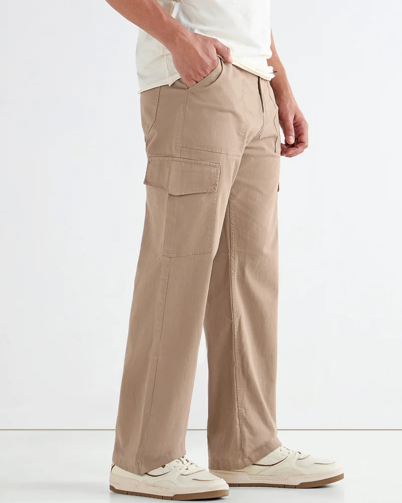 bewakoof Men's Beige Straight Fit Cargo Pants